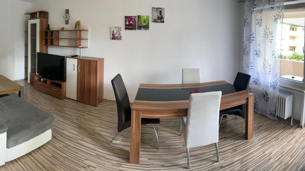 Grosse Und Helle Ferien Wohnung Mit Parkplatzen Laufenburg Eksteriør bilde
